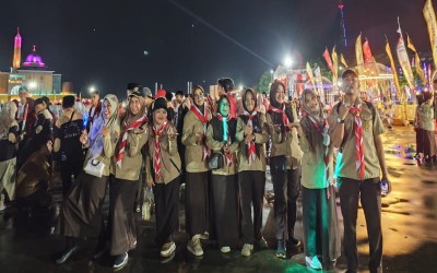 SMKN 1 Kotabaru Ikut Memeriahkan Pawai Obor HUT RI Ke-79