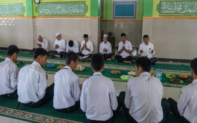 Pelaksanaan Arba Mustamir di SMKN 1 Kotabaru