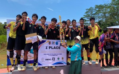 SMKN 1 Kotabaru Raih Juara 1 di Turnamen Futsal HUT ke-20 SMAN 1 Pulau Sebuku